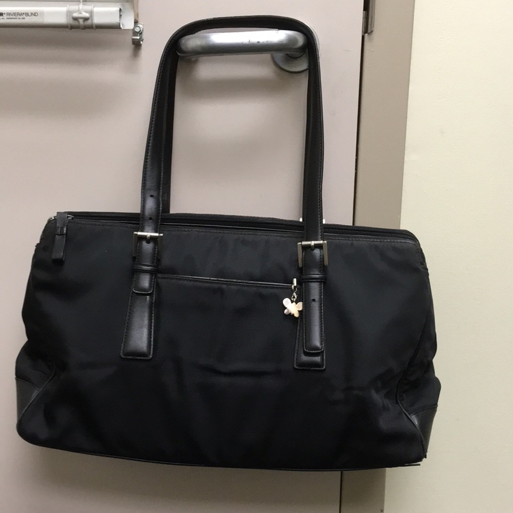 ⛔️ REDUCED⛔️ Coach Tote K1K-7134